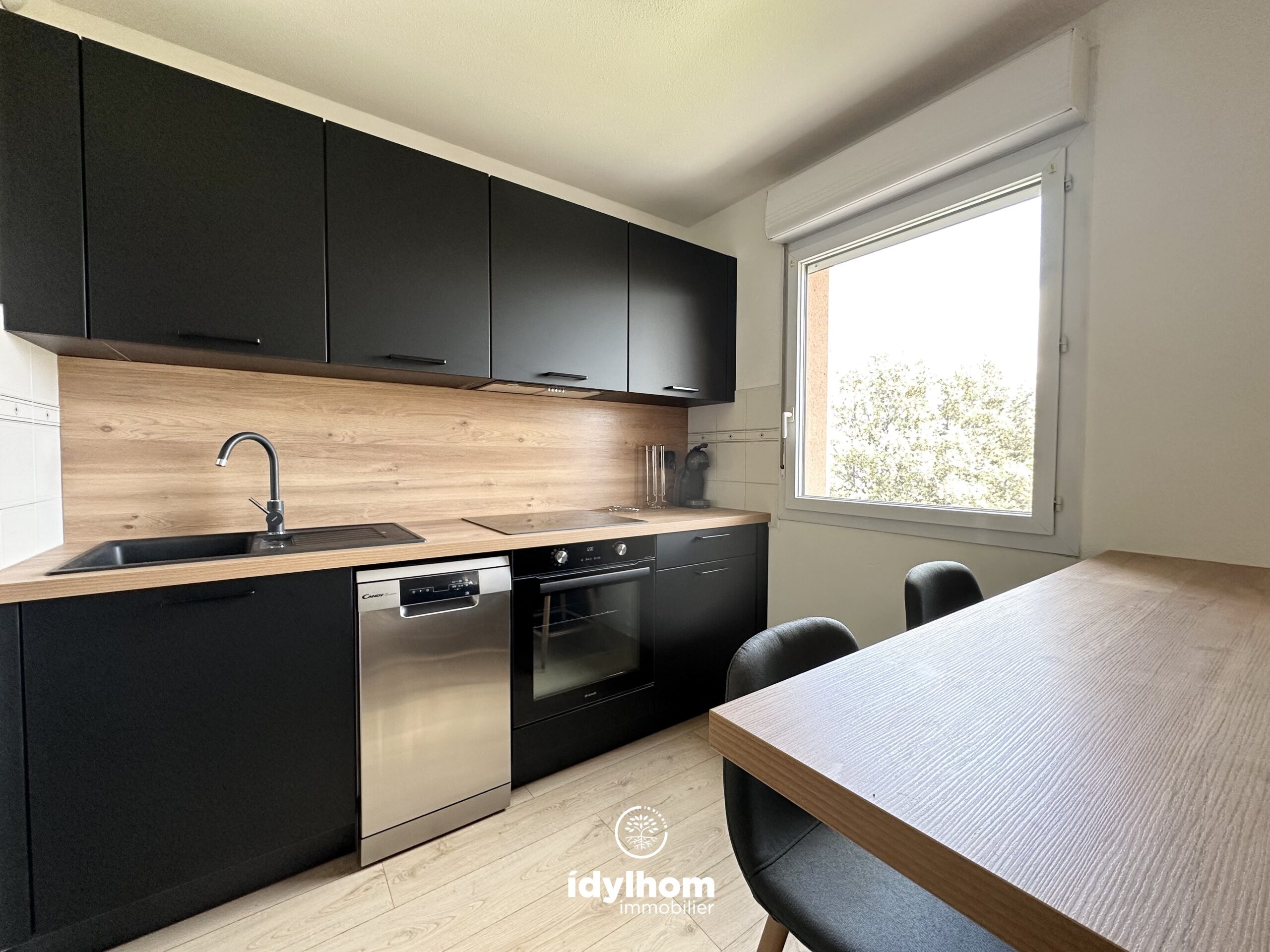 GEORGES : Appartement T2 de 51 m2 avec balcon et place de parking, à Blagnac
