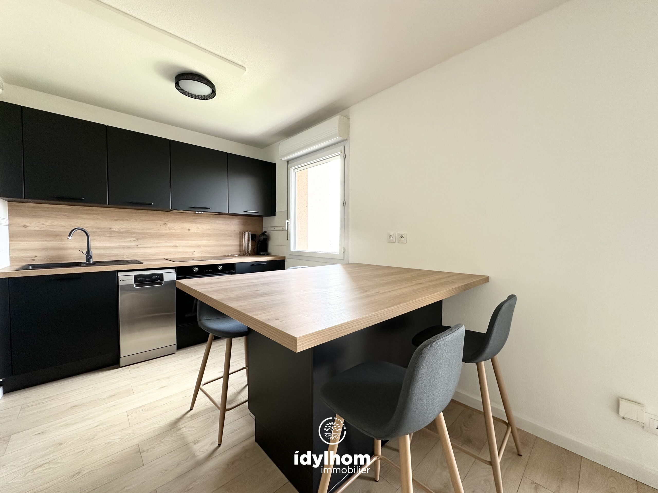 GEORGES : Appartement T2 de 51 m2 avec balcon et place de parking, à Blagnac