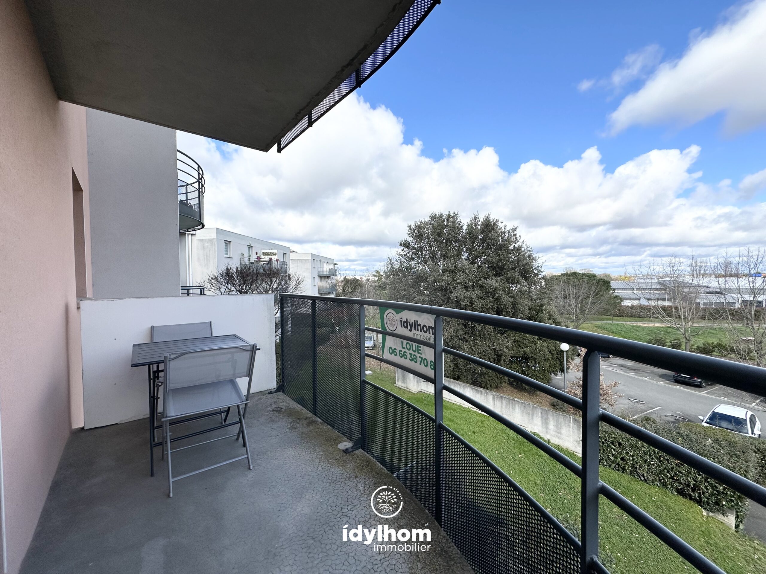 GEORGES : Appartement T2 de 51 m2 avec balcon et place de parking, à Blagnac