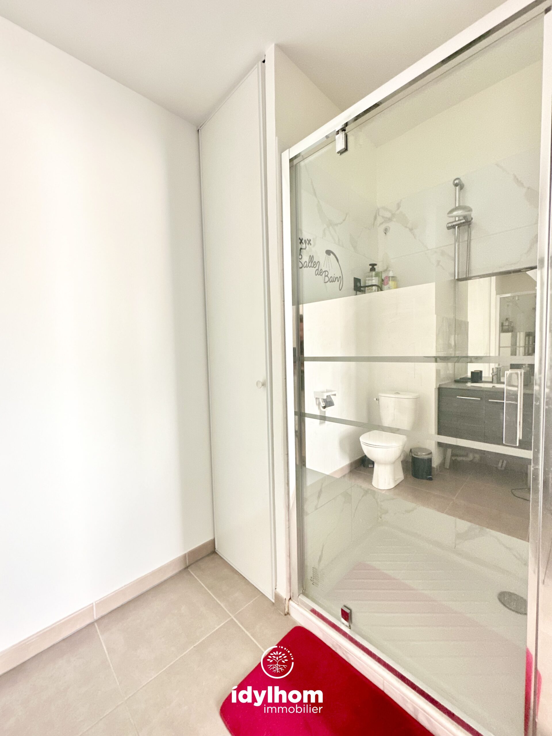 SUD : Appartement T2 meublé climatisé de 42 m2 avec parking, à Saint-Alban
