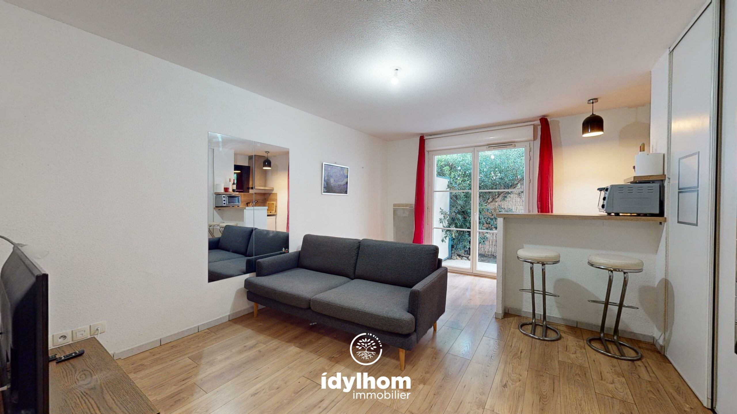 PATIO : Appartement T2 de 36 m2 avec grande terrasse et parking, à Frouzins