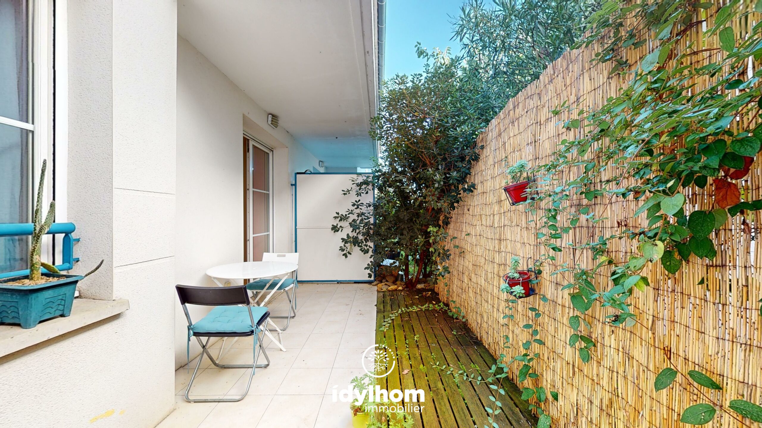 PATIO : Appartement T2 de 36 m2 avec grande terrasse et parking, à Frouzins