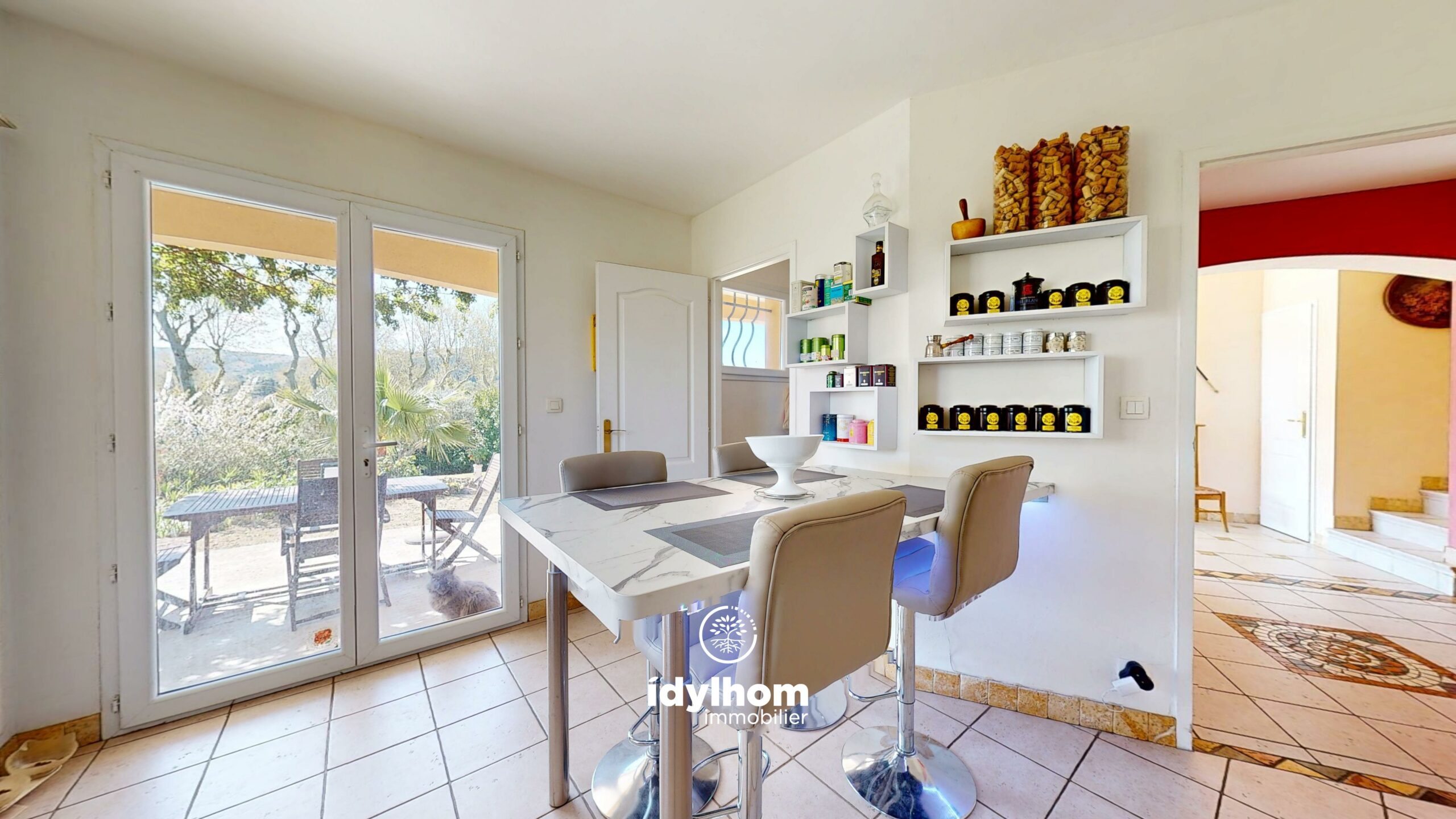 ROCAPALMA : Maison T6 de 170 m2 avec piscine et garage à Villeneuve-la-Comptal