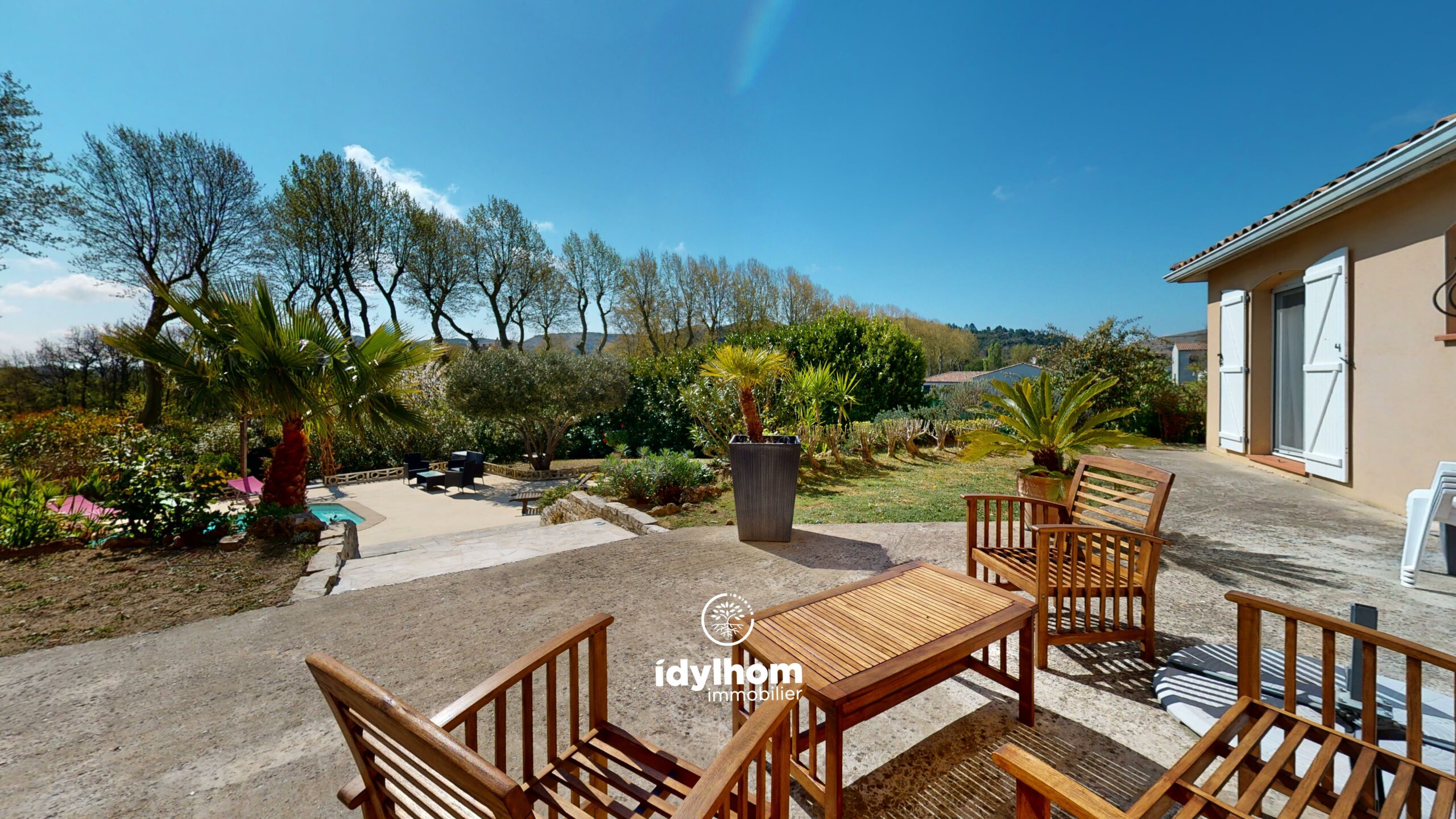 ROCAPALMA : Maison T6 de 170 m2 avec piscine et garage à Villeneuve-la-Comptal