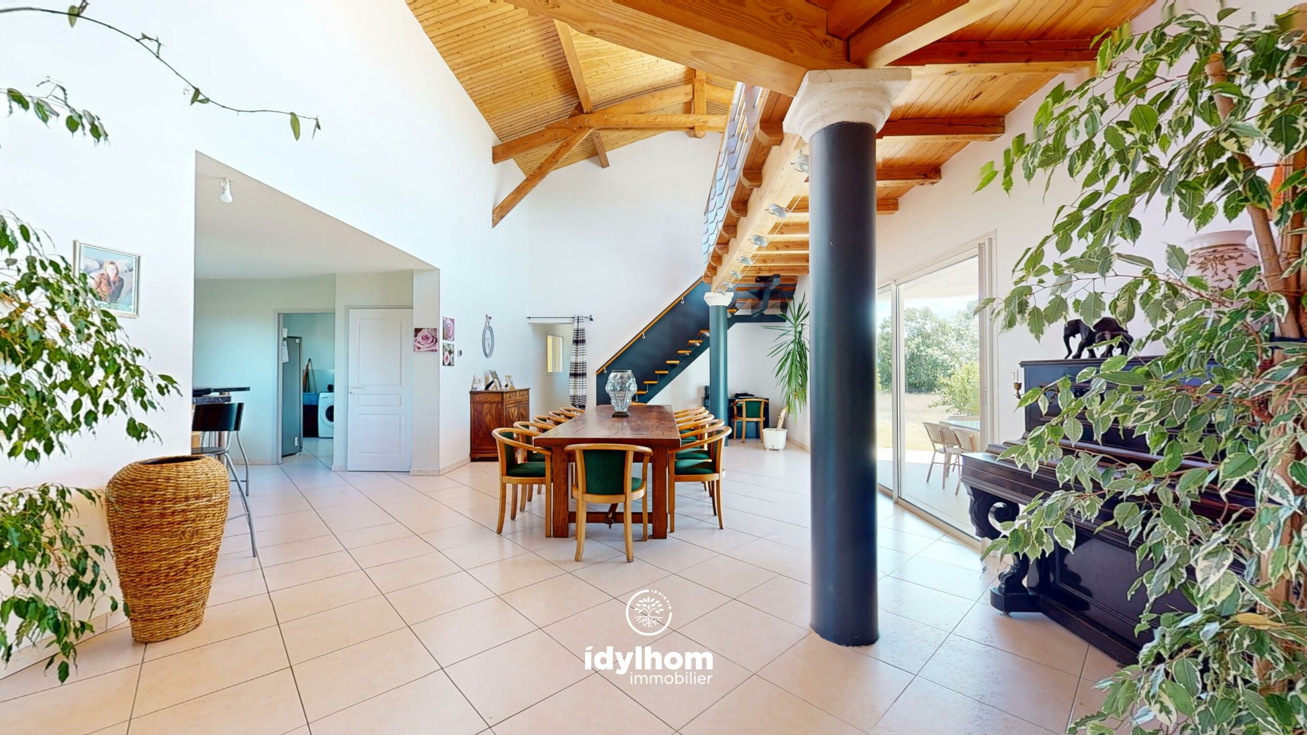 TOSCANE – Villa d’exception de 260 m2 avec piscine et sous-sol à Castelnau-de-Lévis