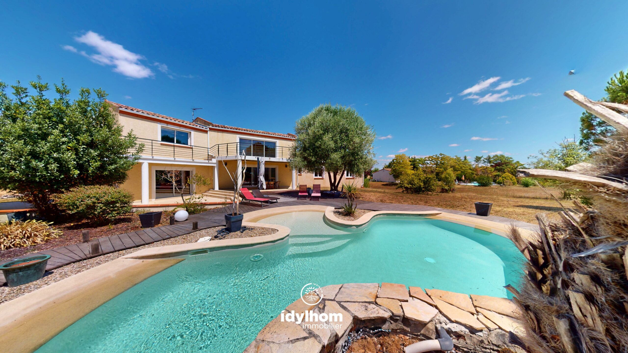 TOSCANE – Villa d’exception de 260 m2 avec piscine et sous-sol à Castelnau-de-Lévis