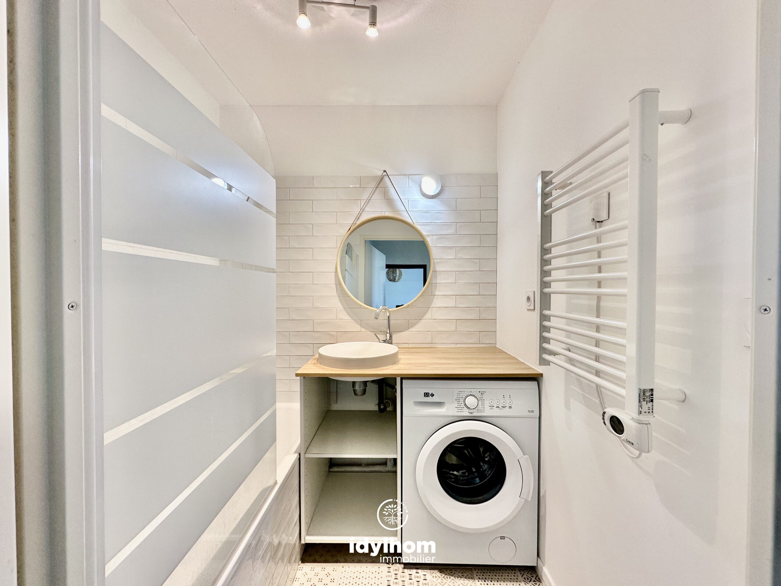 GOLD : Appartement T2 meublé de 43 m2 avec 2 places de parking et piscine, à Castelginest