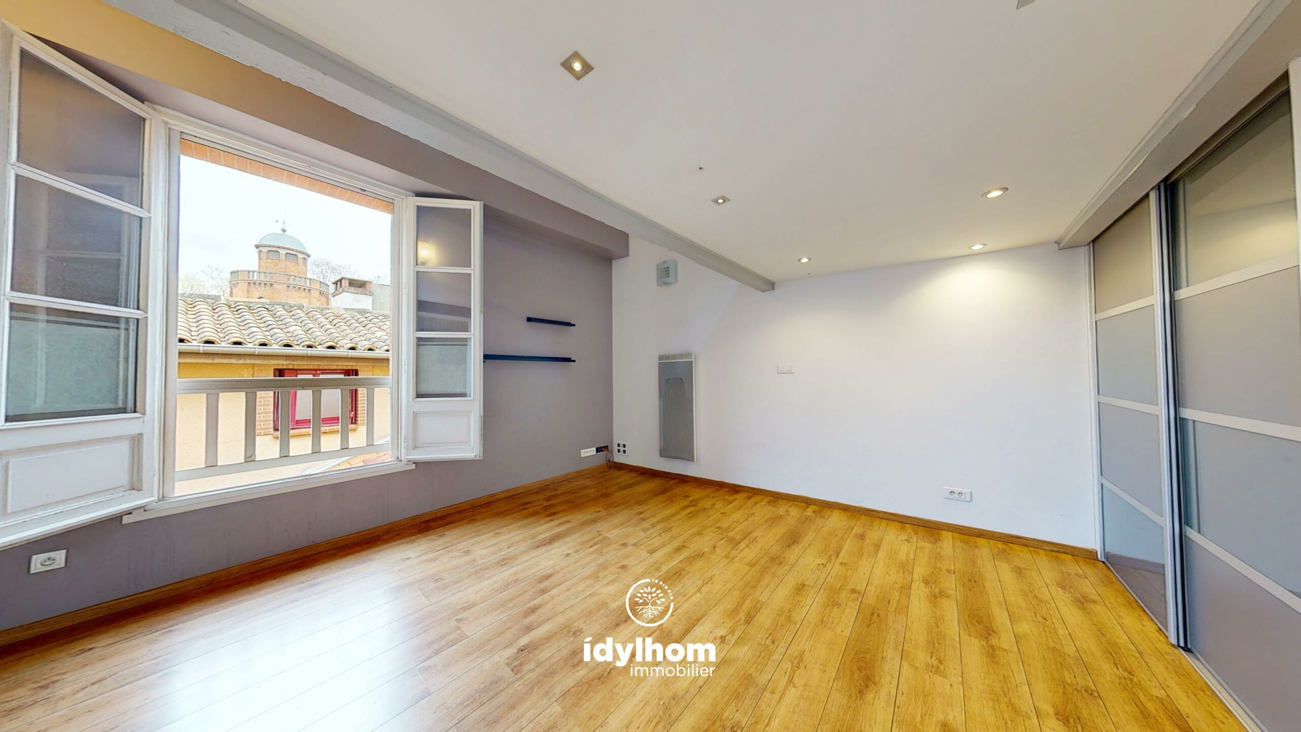 CARLES – Duplex T2 Bis en dernier étage au cœur de Saint-Cyprien