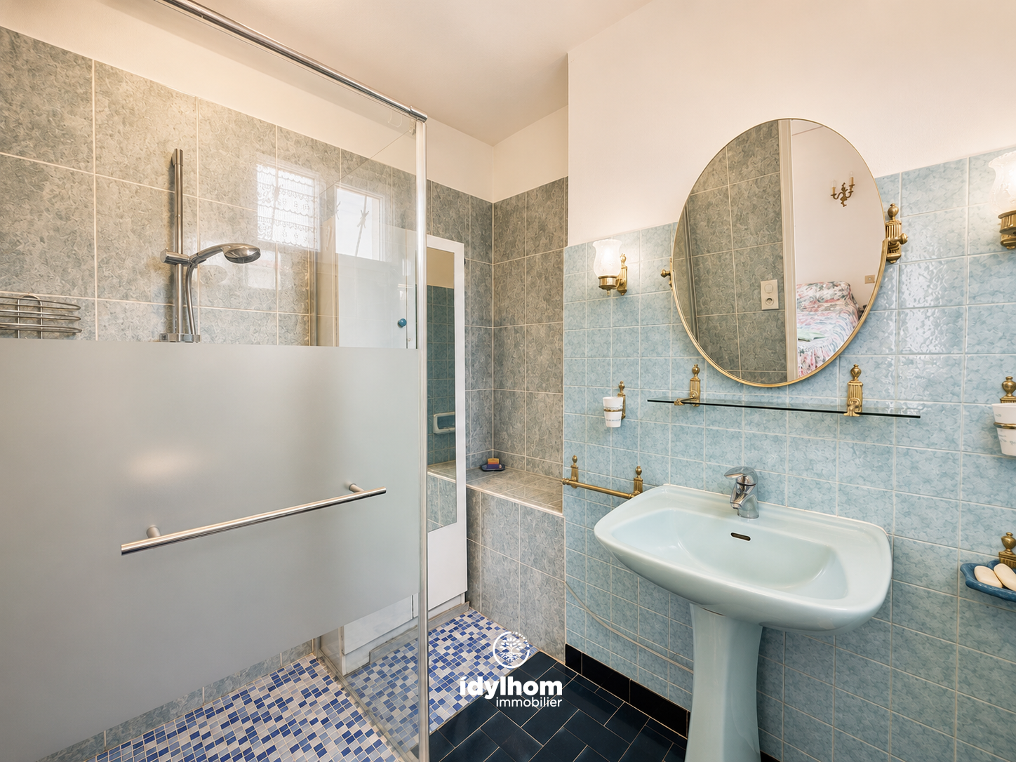 AZUL – Maison T6 de 102 m2 avec jardin, véranda, garage, piscine et accès indépendant